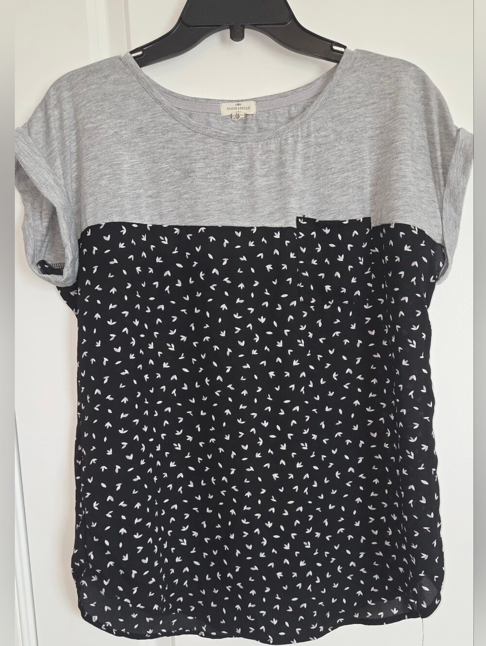 Market & Spruce Mixed Media Top Grey Black Floral Leaf Print Cuffed Short Sleeve